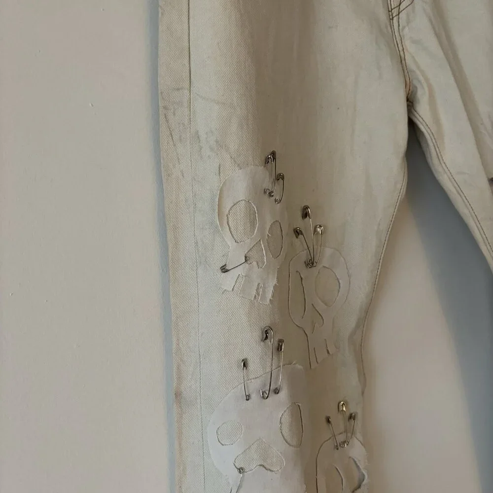 Levi’s‎ Up Cycled Jeans Bleached Skulls Safety Pins Men’s Size 30x32 Grunge